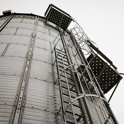 ï¿¼One of the most well-known farm dangers is the grain bin, perhaps because nearly 20 percent of grain-bin deaths are workers under the age of 20. Most incidents involve entering the bin for maintenance or repair and then suffocating or drowning in grain.