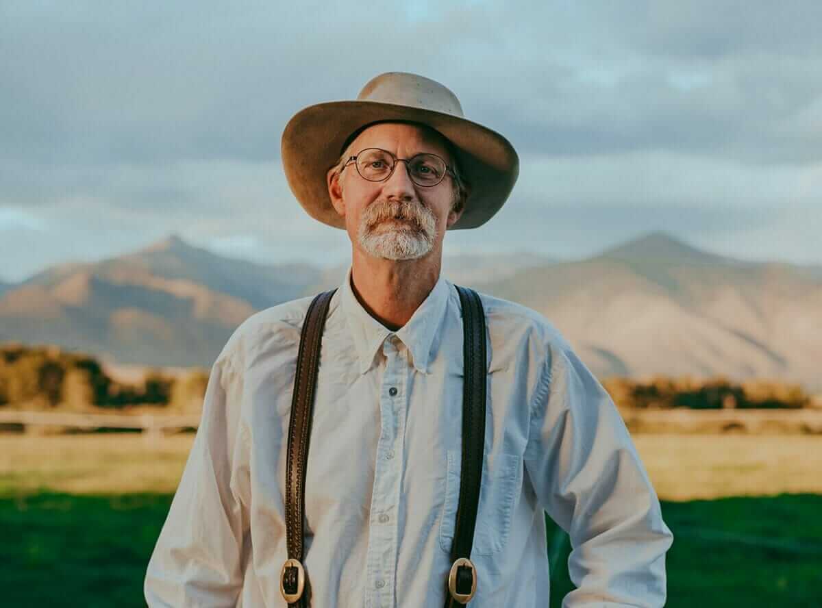 Wary of Wolves, Some Western Ranchers Are Returning to Life on the ...